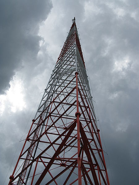 450px-WSBC_Radio_Tower_Closeup_Centered